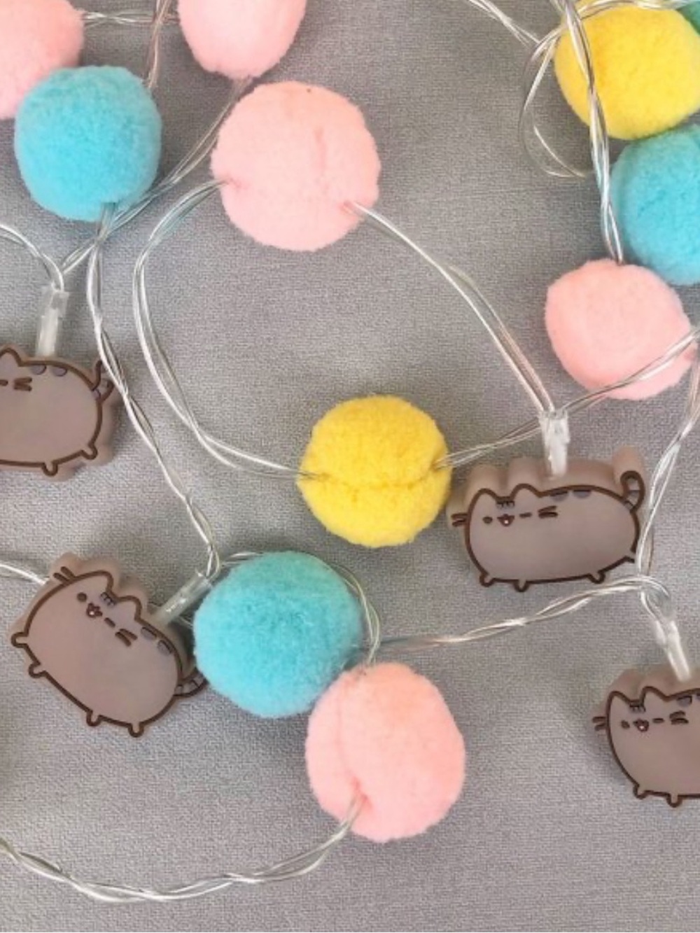 Pusheen Pom Pom String Light Garland - Pusheen Box Exclusive Winter 2020 - NWT